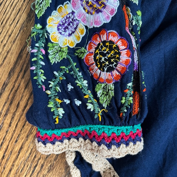 Love Sam Embroidered Top XS - Picture 3 of 4